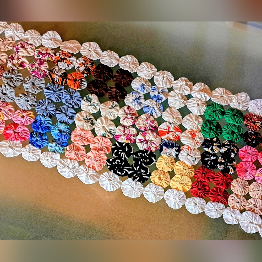 Pretty Yo Yo Table Runner 60" Long 12.5 Wide (Handmade)